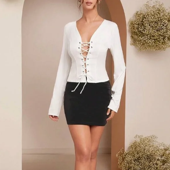 White satin lace up long sleeves top - Picture 2 of 5